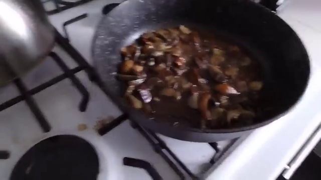 Малосольные огурчики 🥒 Картошка с грибами 😋 смотреть онлайн