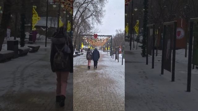 Прогулка по холодной мартовской Алма-Ате/Алматы. Улица Панфилова, КНАТОБ имени Абая. Жизнь после 6 смотреть онлайн