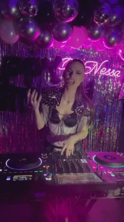#techno #djnessa #melodichouse #melodictechno #technomusic #femaledj #djset #djmix #viralshorts #dj
