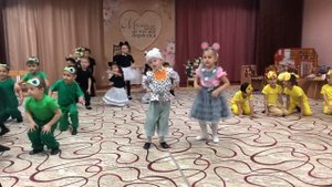 Танец для мамы «У каждого мама своя».День Матери в ста?