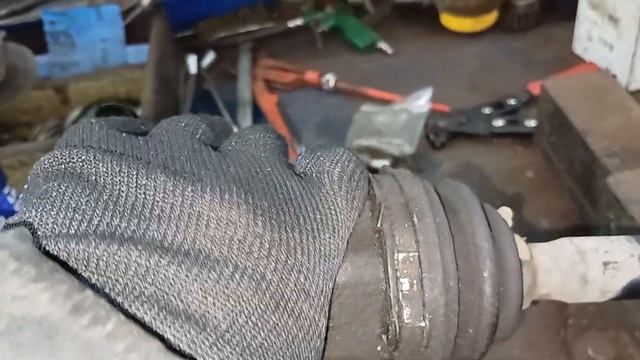 Стук в трансмиссии при начале движения. Люфт в внутрен смотреть онлайн