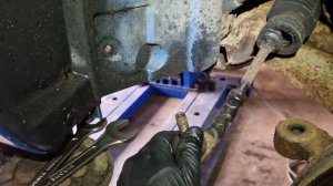 Как заменить пыльник на рулевой рейке.