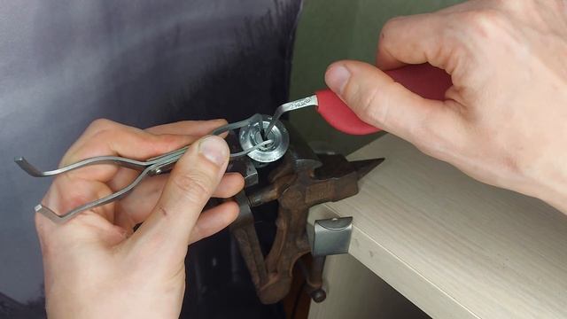 Вскрытие личинки замка Suzuki Grand Vitara SQ420 смотреть онлайн