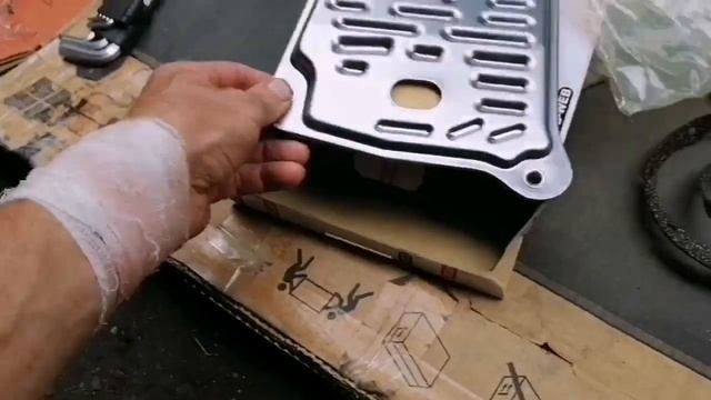 Toyota succeed, замена масла мотор фильтр или АКПП фильтр. смотреть онлайн