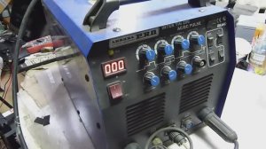 AURORA  PRO INTER TIG 200 AC/DC PULSE не работает, на экране нули, на кнопку горелки не реагирует.