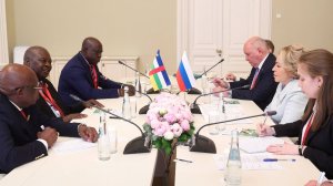 Валентина Матвиенко провела встречу с Председателем Нацсобрания ЦАР Симплисом Матьё Саранджи