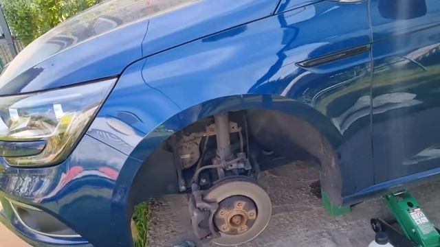 Замена масла в коробке робот DW5 7ст Рено Меган 4 2019 г. смотреть онлайн