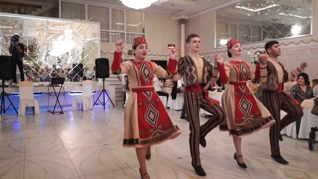 Армянский танец «Вардавар» смотреть онлайн
