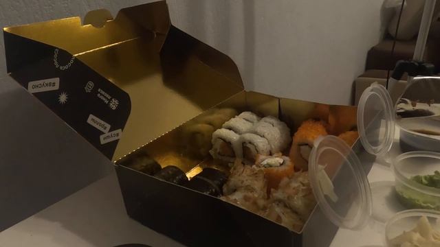 Вторая попытка найти вкусные роллы . Много лосося обз? смотреть онлайн