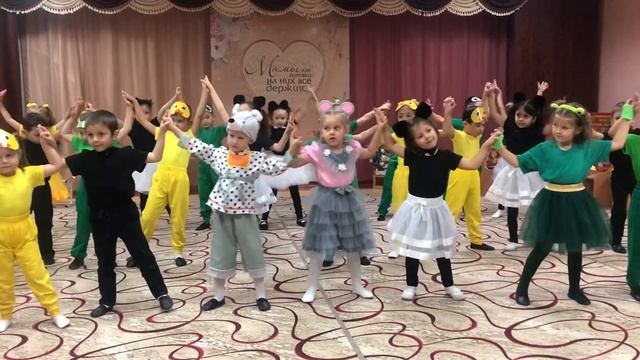 Танец на День Матери в детском саду «Колвбельная для м смотреть онлайн