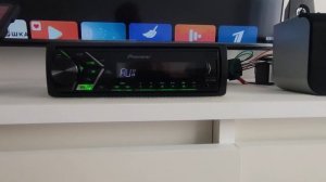 Pioneer MVH-S100UBG с установленным Bluetooth модулем.