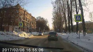 Тест Автомобильный видеорегистратор Ritmix AVR-424 (день)