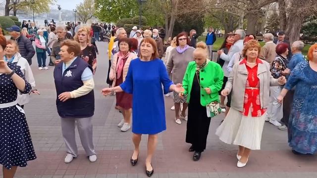20.04.25 - Танцы на Приморском бульваре - Светлое Христово смотреть онлайн