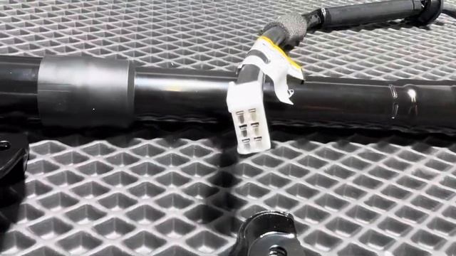 Электропривод багажника правый TOYOTA RAV4 40 2014-2018 689100R051 смотреть онлайн