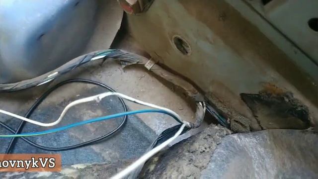 Почему ЦЗ (центральный замок) управляет только 3 дверь?
