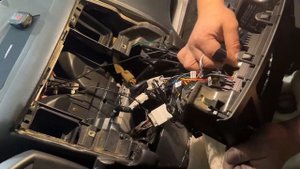 Установка магнитолы Teyes TPRO 2 на автомобиль Infiniti FX35 1 2002-2