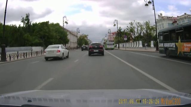 Mio MiVue™ C300 ДЕНЬ / ГОРОД V2.0 смотреть онлайн