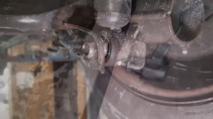 😱 Что опять? замена сайлентблоков амортизатора Nissan Lea