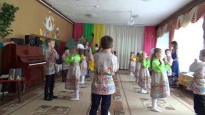 Танец "Ты и я - друзья!", старшая группа №9