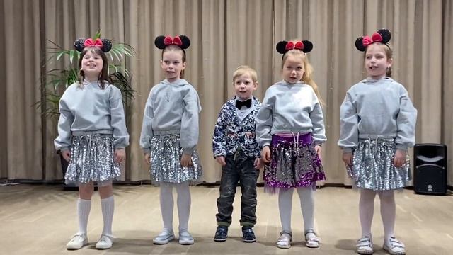 ХИТРЫЕ МЫШКИ, текст Л.Штраус, музыка В. Печникова, исп. студия вокала Малиновка, Даня (5 лет) смотреть онлайн