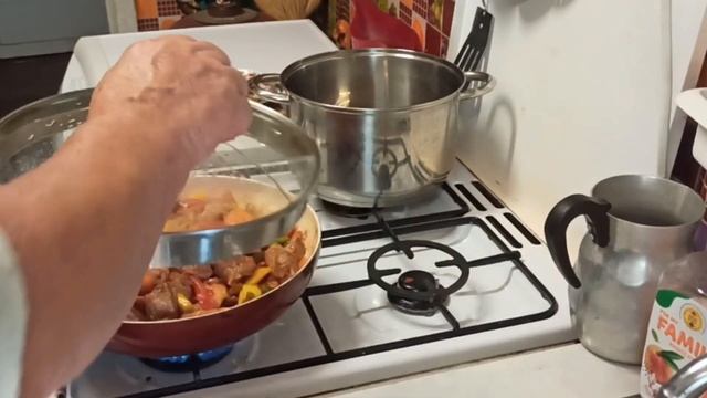 РАГУ С МЯСОМ И ОВОЩАМИ смотреть онлайн