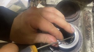 Как заменить сальник переднего моста