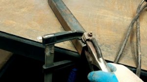 Интересный способ сварки профильной трубы под углом 90