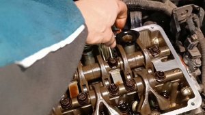 Mitsubishi Lancer 1.6 бензин заміна прокладки клапанної кришки.