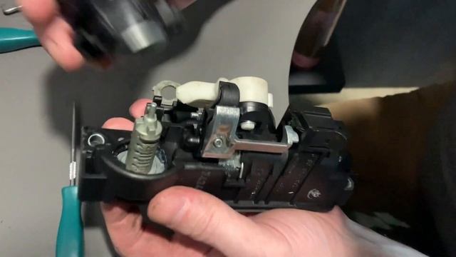 W211.замок и ручки БАГАЖНИКА замена смотреть онлайн