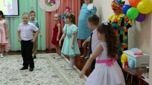 Танец " 8 марта мамин день"