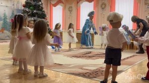 Танец-игра со Снегурочкой во 2 младшей группе