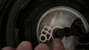 Mercedes Benz S550 W221 | Сильно воняет бензином после полной зап