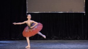 Вариация из балета "Пахита". 9-12 лет.