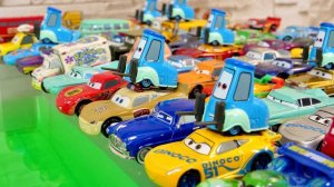 Веселые Мультики про Машинки Тачки Прыгают в Воду Играем в Игрушки Видео для Детей