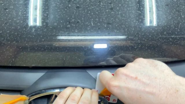 Установка черной эмблемы Lada Granta смотреть онлайн