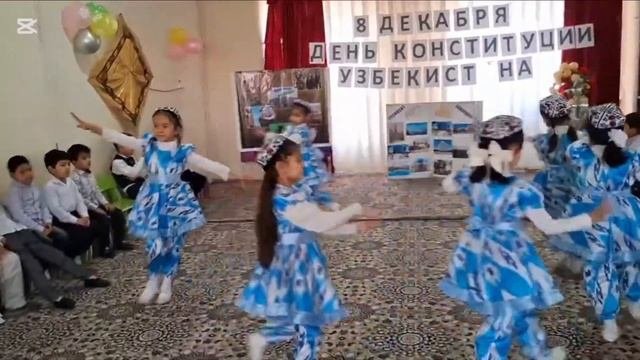Национальный Узбекский танец. День Конституции в стен