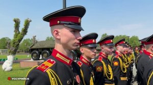 Бюст Герою России Сергею Ефремову открыли в Суворовском училище Уссурийска.