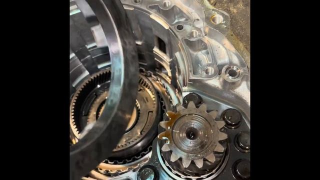 Небольшой обзор внутренних компонентов АКПП JATCO/NISSAN RE4 смотреть онлайн