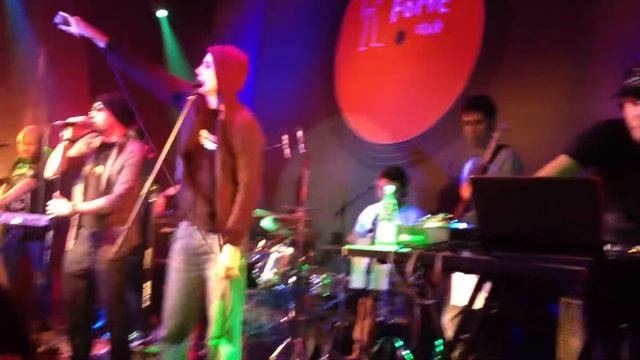 Dotsband (Многоточие/Руставели) - Его ведет (live) смотреть онлайн