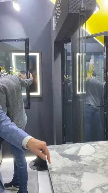 Интересное с Мосбилд. Стеклянная плитка #глебтихонов # смотреть онлайн