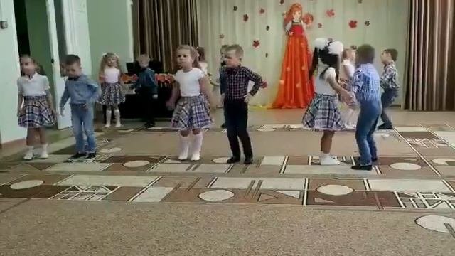 Парный танец кантри в детском саду)
