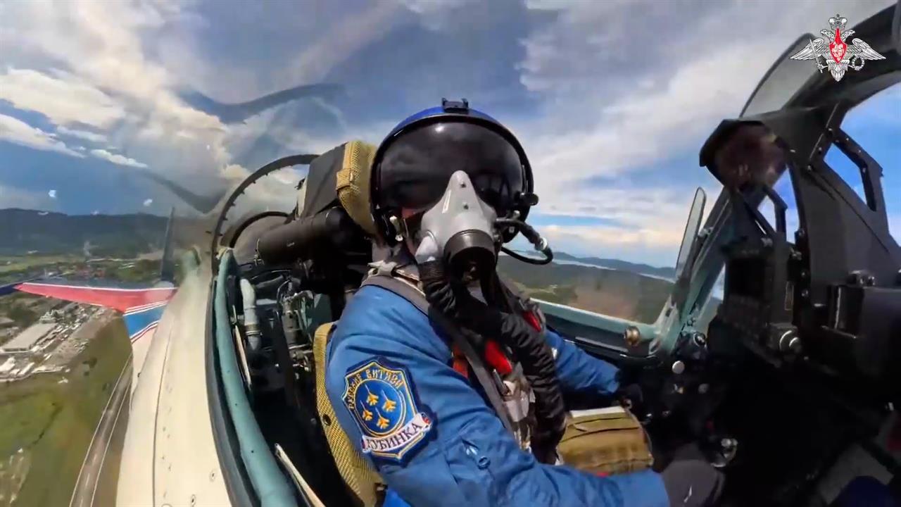 Виртуозные виражи: "Русские витязи" показали мастерство на "LIMA-2025"