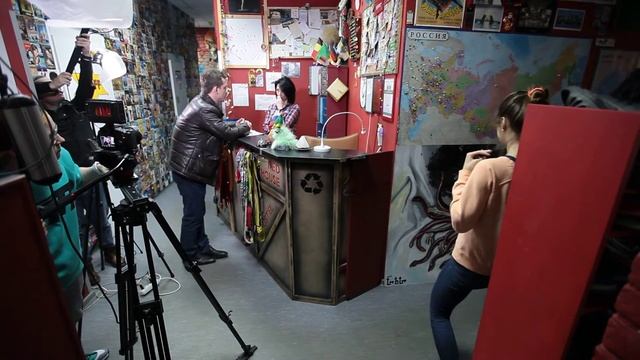 Сцена из сериала - Hostel (Следователь) смотреть онлайн