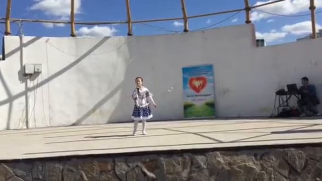 «Топ, топ, топает малыш» исп. Мария Кузнецова (6 лет) смотреть онлайн