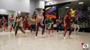 С Новым годом, мама!  С Новым годом, папа! - Фабрика 3 | Salsa