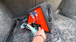 Активный сабвуфер DL Audio Piranha 8A в Skoda Octavia a5