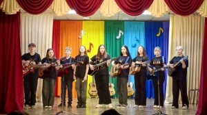 «Мы не можем без песни» (ст. и муз. А. Елизаровой) исполняет Клуб пасторской песни «Душа компании"