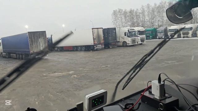 ЗИМНИЙ РЕЙС❄️/ ПОМЫЛ🧼 машину ПОЛОМАЛ дворник / Рабоч смотреть онлайн