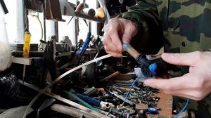 Как слить бензин из бензобака авто?