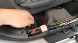 Установка активного сабвуфера Piranha 10A Orange V.2 в Toyota Prius